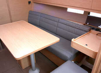 Chartern Sie segelboot in Veruda - Dufour 382 GL