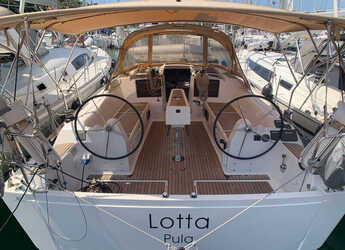 Chartern Sie segelboot in Veruda - Dufour 382 GL