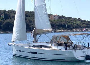 Chartern Sie segelboot in Veruda - Dufour 382 GL
