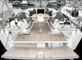 Chartern Sie segelboot in Veruda - Dufour 382 GL