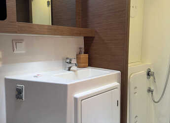 Alquilar catamarán en Veruda - Lagoon 42 - 4 cab.