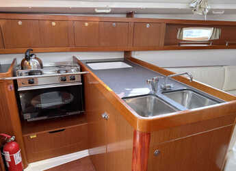 Chartern Sie segelboot in Veruda - Oceanis 34.2