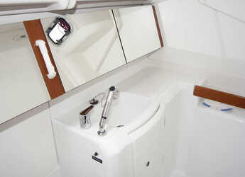 Chartern Sie segelboot in Veruda - Oceanis 34.2