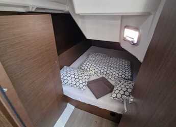 Chartern Sie segelboot in Veruda - Oceanis 37.1