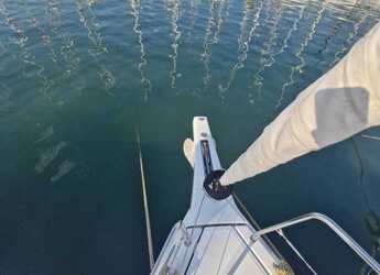 Chartern Sie segelboot in Veruda - Oceanis 37.1