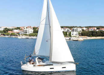 Chartern Sie segelboot in Veruda - Oceanis 38 - 3 cab.