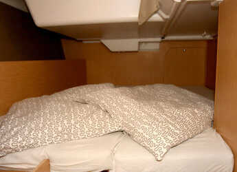 Chartern Sie segelboot in Veruda - Oceanis 38 - 3 cab.