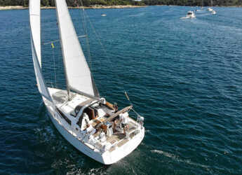 Chartern Sie segelboot in Veruda - Oceanis 38 - 3 cab.