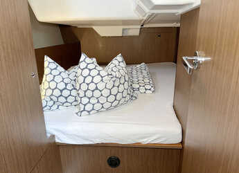 Chartern Sie segelboot in Veruda - Oceanis 38.1