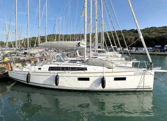 Chartern Sie segelboot in Veruda - Oceanis 38.1