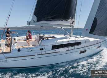Chartern Sie segelboot in Veruda - Oceanis 38.1