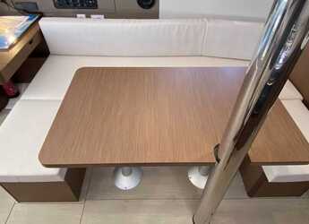 Chartern Sie segelboot in Veruda - Oceanis 38.1