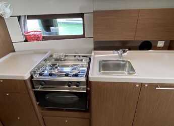 Chartern Sie segelboot in Veruda - Oceanis 38.1