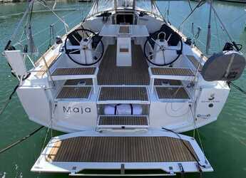 Chartern Sie segelboot in Veruda - Oceanis 38.1