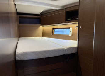 Chartern Sie segelboot in Veruda - Oceanis 46.1 - 4 cab.