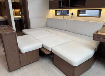 Chartern Sie segelboot in Veruda - Oceanis 46.1 - 4 cab.