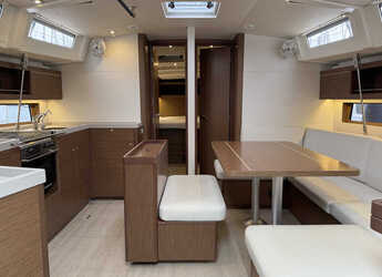 Chartern Sie segelboot in Veruda - Oceanis 46.1 - 4 cab.