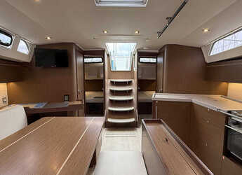 Chartern Sie segelboot in Veruda - Oceanis 46.1 - 4 cab.