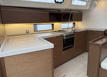 Chartern Sie segelboot in Veruda - Oceanis 46.1 - 4 cab.
