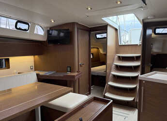 Chartern Sie segelboot in Veruda - Oceanis 46.1 - 4 cab.