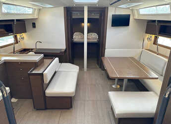 Chartern Sie segelboot in Veruda - Oceanis 51.1