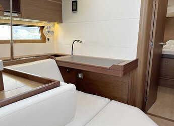 Chartern Sie segelboot in Veruda - Oceanis 51.1