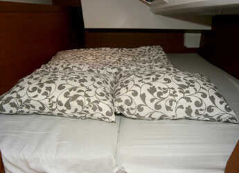 Chartern Sie segelboot in Veruda - Sun Odyssey 349 - 2 cab.