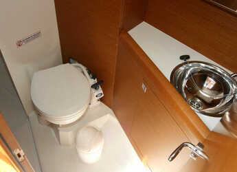 Chartern Sie segelboot in Veruda - Sun Odyssey 349 - 2 cab.