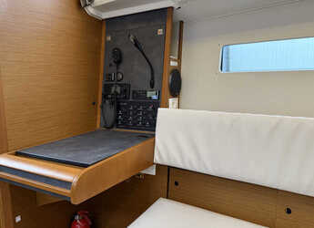 Chartern Sie segelboot in Veruda - Sun Odyssey 349 - 3 cab.