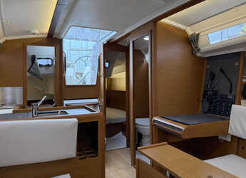 Chartern Sie segelboot in Veruda - Sun Odyssey 349 - 3 cab.