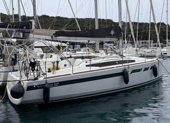 Chartern Sie segelboot in Veruda - Sun Odyssey 349 - 3 cab.
