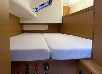 Chartern Sie segelboot in Veruda - Sun Odyssey 349 - 3 cab.