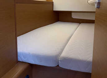 Chartern Sie segelboot in Veruda - Sun Odyssey 349 - 3 cab.