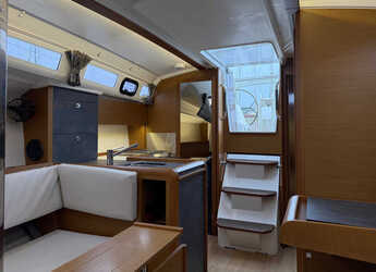 Chartern Sie segelboot in Veruda - Sun Odyssey 349 - 3 cab.