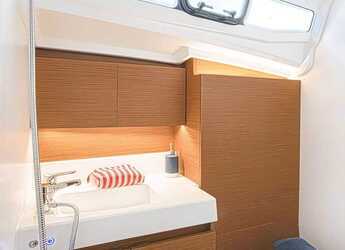 Chartern Sie segelboot in Veruda - Sun Odyssey 380 - 3 cab.
