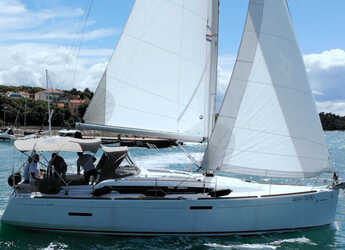 Chartern Sie segelboot in Veruda - Sun Odyssey 389