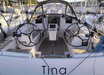 Chartern Sie segelboot in Veruda - Sun Odyssey 389