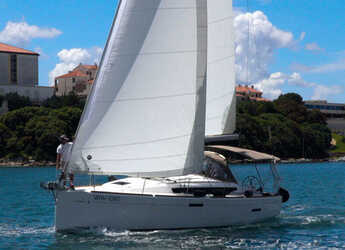 Chartern Sie segelboot in Veruda - Sun Odyssey 389