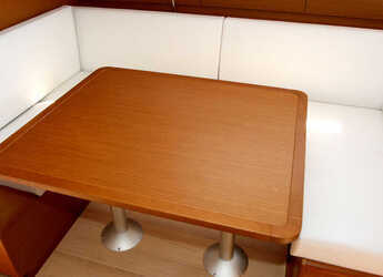 Chartern Sie segelboot in Veruda - Sun Odyssey 419 - 3 cab.