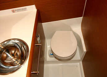 Chartern Sie segelboot in Veruda - Sun Odyssey 419 - 3 cab.