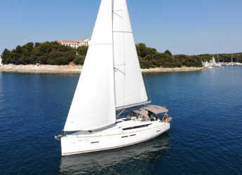 Chartern Sie segelboot in Veruda - Sun Odyssey 419 - 3 cab.