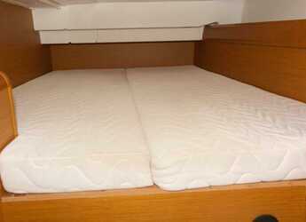 Chartern Sie segelboot in Veruda - Sun Odyssey 439