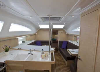 Chartern Sie segelboot in Marina Lošinj - Elan Impression 40