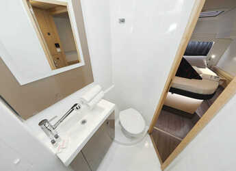 Alquilar catamarán en ACI Pomer - Astréa 42