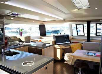 Alquilar catamarán en ACI Pomer - Astréa 42