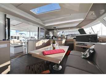 Alquilar catamarán en ACI Pomer - Astréa 42