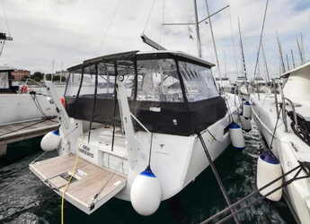 Rent a sailboat in Marina Solila - Sun Loft 47 - 6 + 1 cab.
