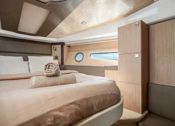 Rent a yacht in Split West Harbour - Cranchi M44 HT