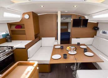 Noleggiare sailboat in Marina San Miguel - Sun Odyssey 410 - 3 cab.