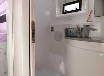 Rent a power catamaran in Nea Peramos - Leopard 51 PC
